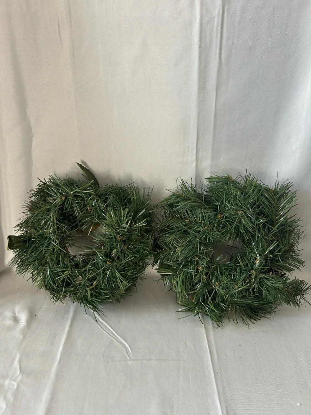 VTG artificial wreath/candle ring w/faux fruit, pinecones, and red berries.